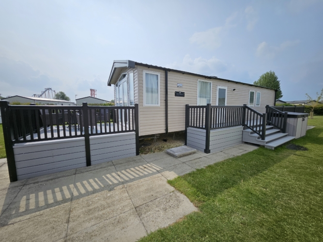 Extra Large decked static at Flamingo Land – North Yorkshire | Static Caravan, sleeps 6