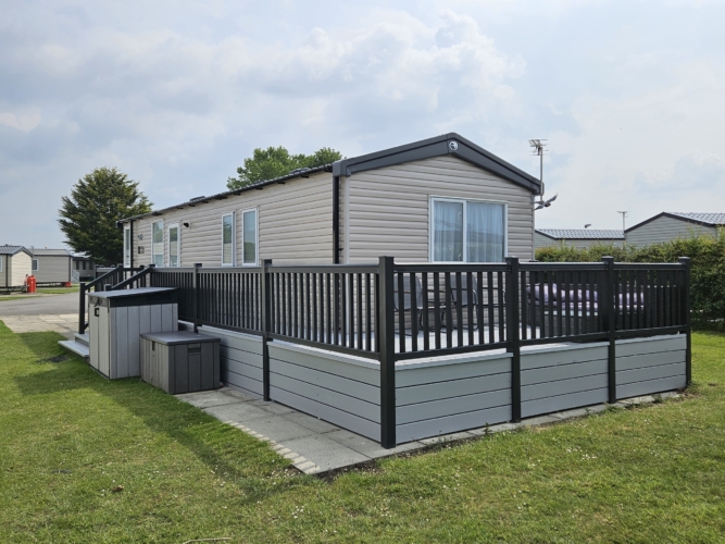 Extra Large decked static at Flamingo Land – North Yorkshire | Static Caravan, sleeps 6
