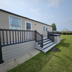 Extra Large decked static at Flamingo Land – North Yorkshire | Static Caravan, sleeps 6