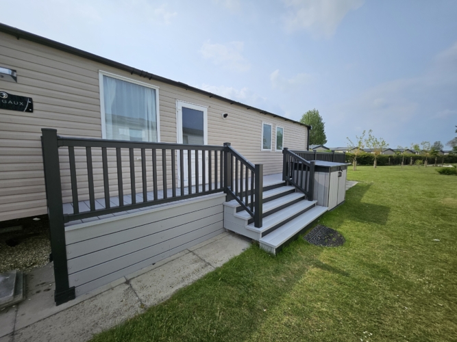 Extra Large decked static at Flamingo Land – North Yorkshire | Static Caravan, sleeps 6